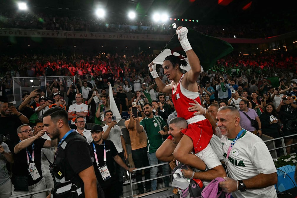 Argelia celebra en las calles la victoria olímpica de la boxeadora Imane Khelif | Otros Deportes | Deportes