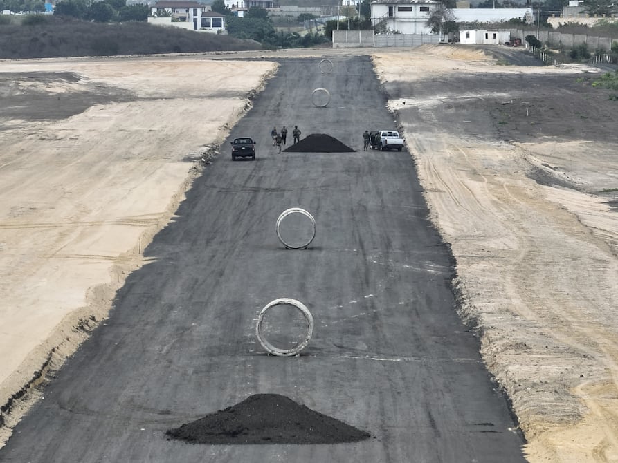 Pista clandestina de 900 metros fue hallada por militares en Santa Elena | Seguridad | Noticias