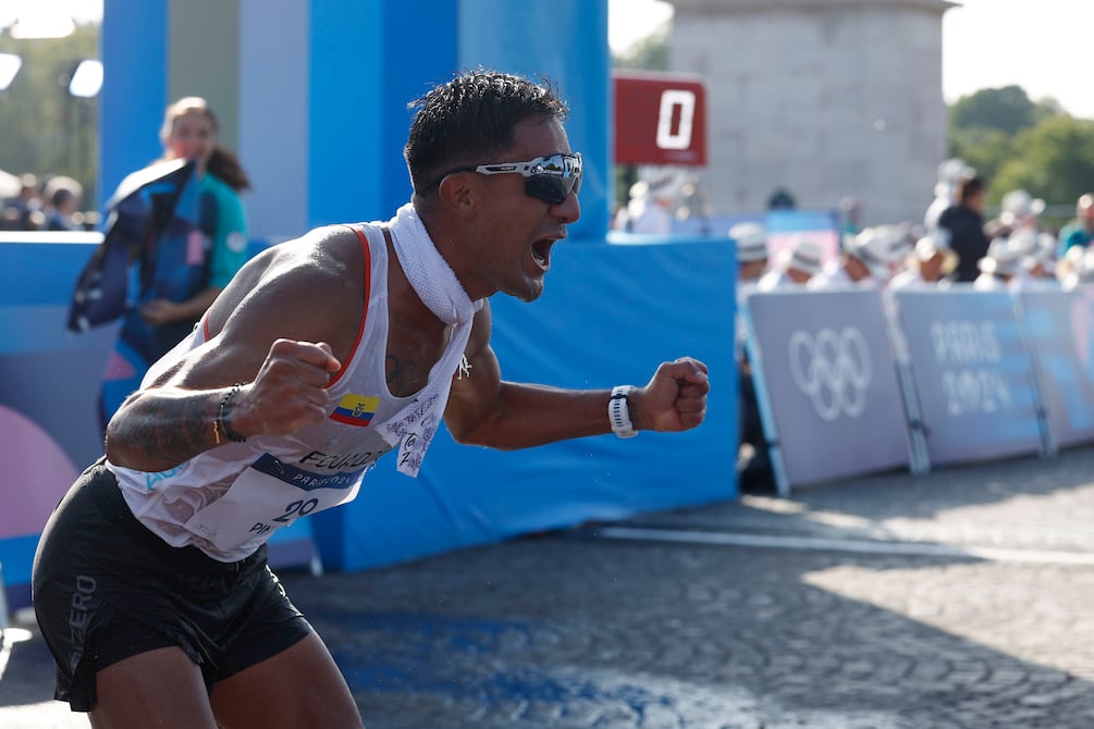 ‘En los últimos metros no podía más, pero me dije: ‘esto va a ser mío’. Los sueños se cumplen’, dice Brian Daniel Pintado, medalla de oro en los 20 kilómetros marcha de los Juegos Olímpicos | Otros Deportes | Deportes