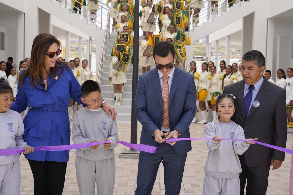 Con convenio para reinserción educativa y en un nuevo plantel, el Gobierno inauguró año lectivo en región Sierra-Amazonía | Ecuador | Noticias