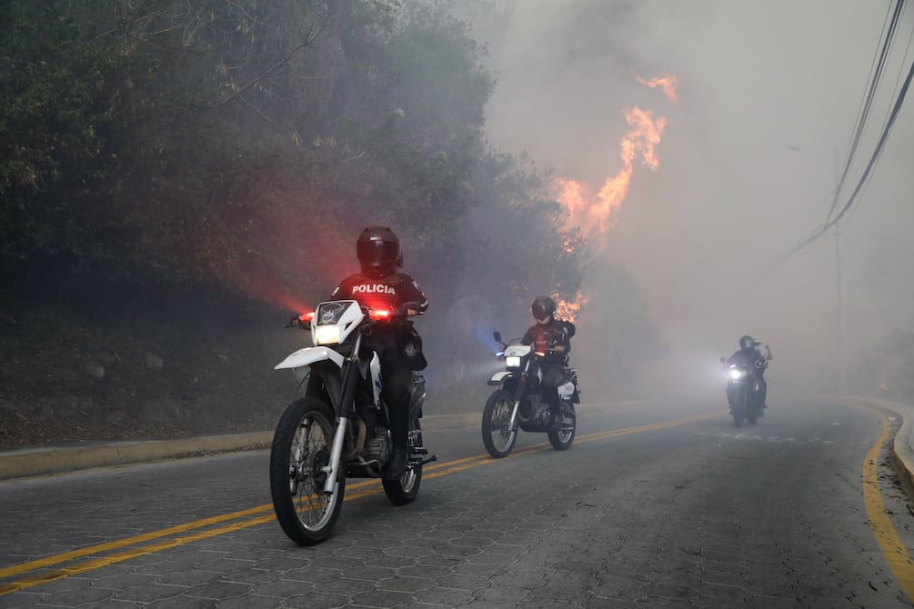 Estas son las vías inhabilitadas para este miércoles, 25 de septiembre, por los incendios forestales en Quito | Ecuador | Noticias