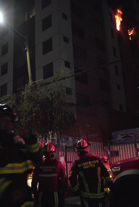 Explosión e incendio se reporta en edificio de departamentos en la av. 6 de Diciembre, en el norte de Quito | Ecuador | Noticias