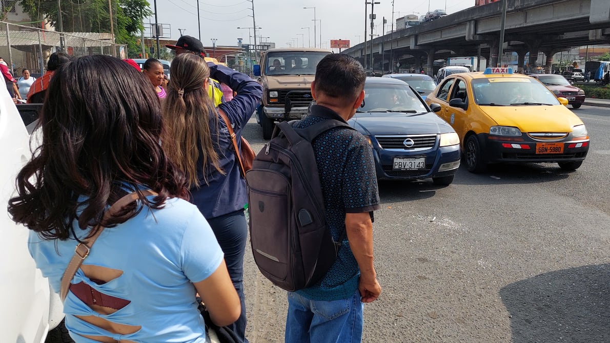 Fetug señala que si alcalde Aquiles Alvarez recibe a la dirigencia en Concejo Municipal deponen la suspensión del servicio de buses | Comunidad | Guayaquil