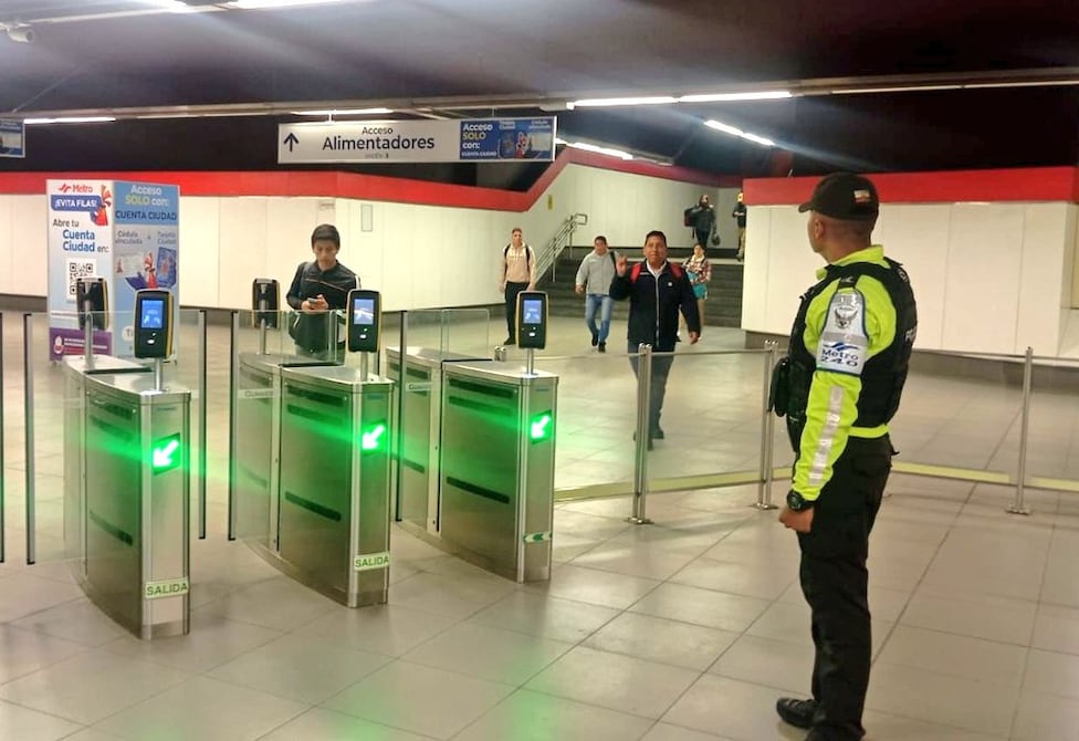 Pasajeros del Metro de Quito fueron evacuados de trenes por corte repentino, el servicio se restablecerá en los próximos minutos | Ecuador | Noticias