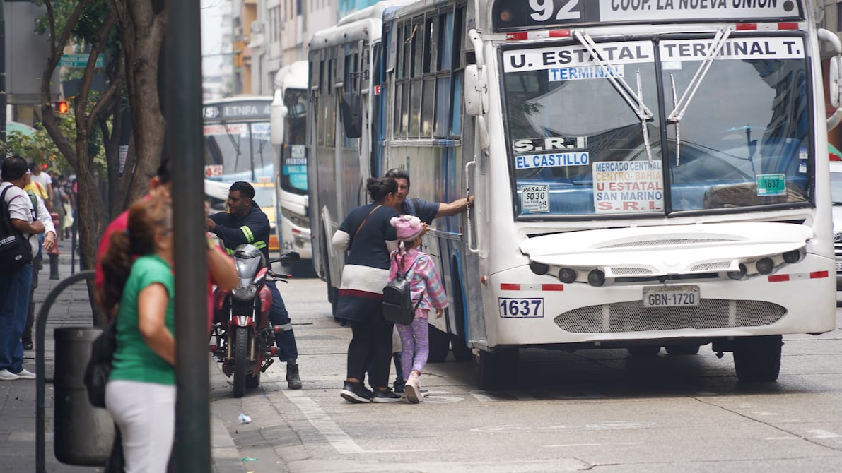 Ricardo Onofre, sobre pasaje de bus en Guayaquil: Dicen que para cobrar los $ 0,15 más deben poner aire acondicionado, no se puede porque estos buses están diseñados para trabajar sin aire