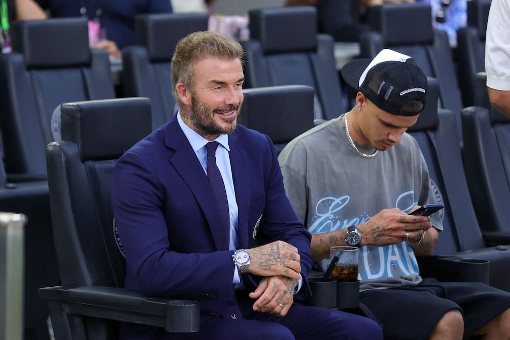 Romeo, el hijo del excapitán de Inglaterra David Beckham, deja el fútbol por la moda | Fútbol | Deportes