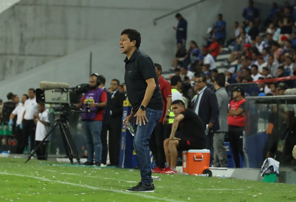 ‘Los jugadores estaban cansados, no es que Emelec nos pasó por encima’, reprocha Paúl Vélez, DT de Técnico Universitario por el apretado calendario de su equipo | Campeonato Nacional | Deportes