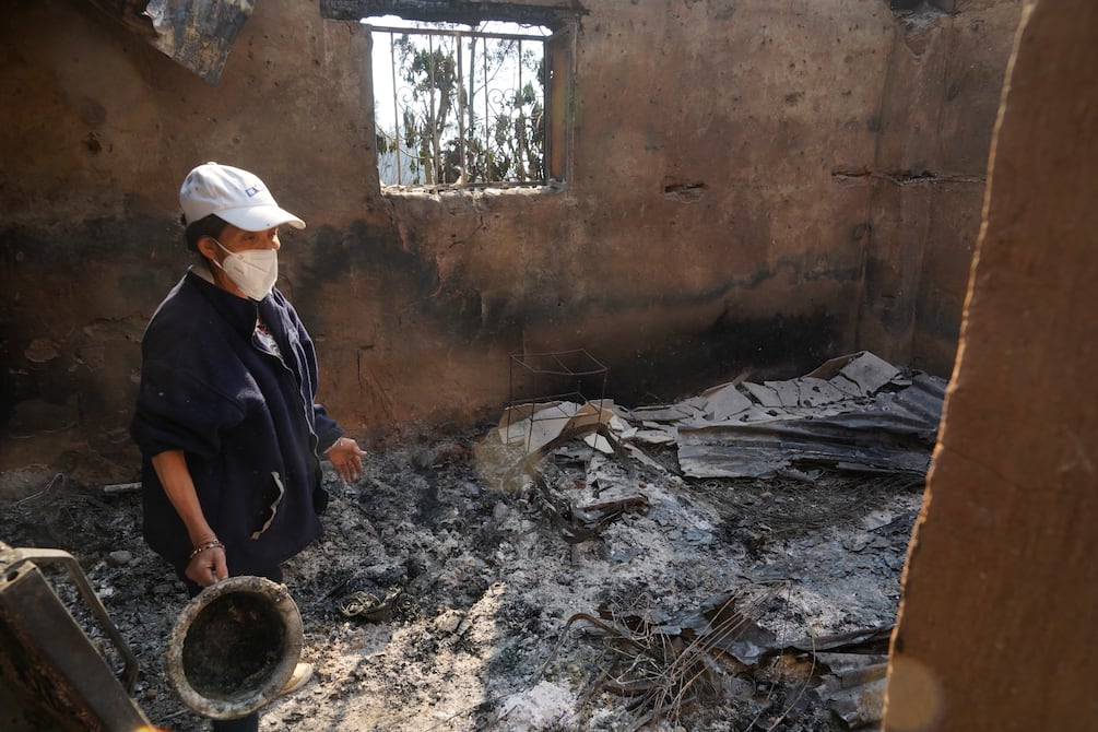 ‘Mi esposo vino y me dijo que ya no hay nada, que debo olvidarme de todo’: María Sarango perdió su casa y animales en incendio forestal de Guápulo | Ecuador | Noticias