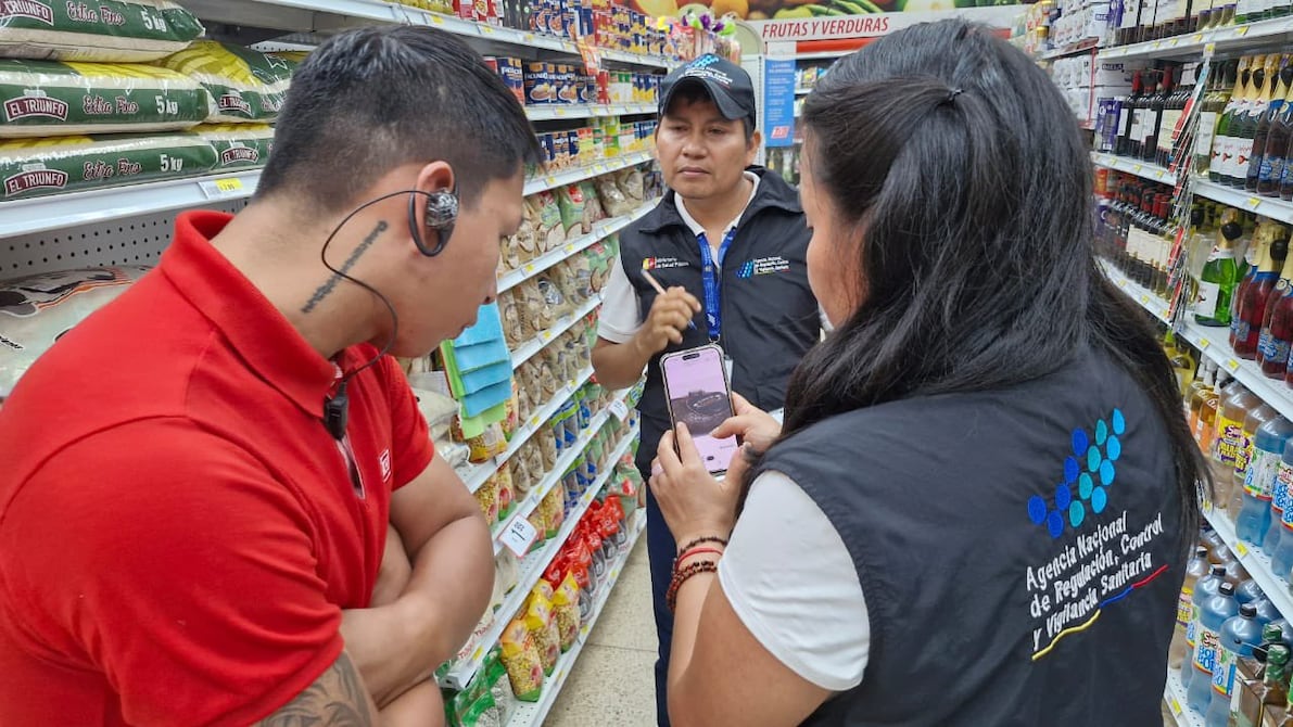 Arcsa detecta metanol en lote de bebida alcohólica | Ecuador | Noticias