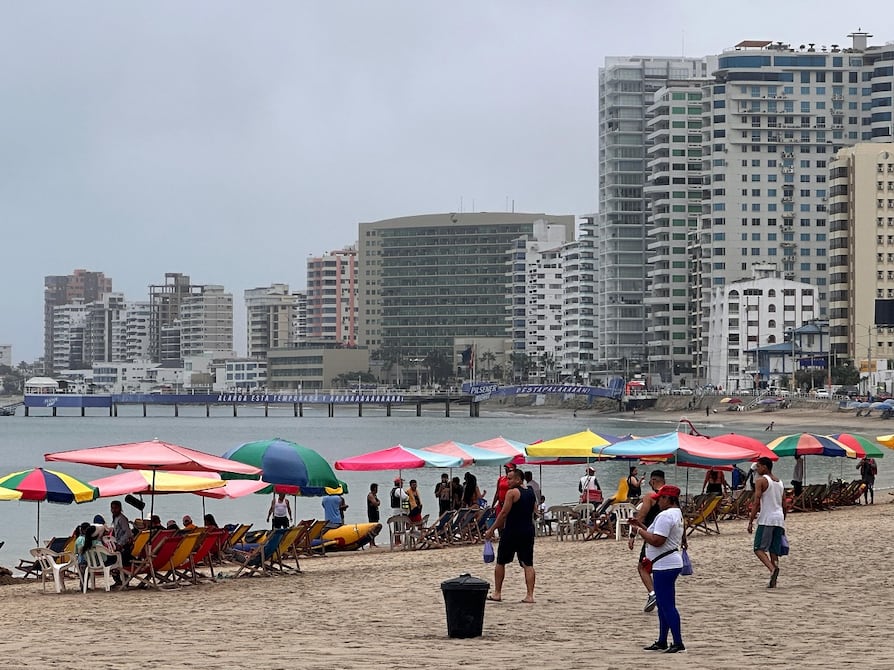 Clima nublado recibió a pocos turistas en Santa Elena la mañana de este viernes de feriado por independencia de Guayaquil | Ecuador | Noticias