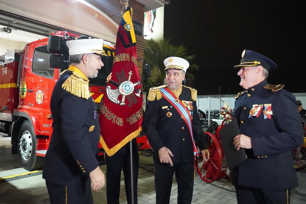 Cuerpo de Bomberos de Samborondón celebró 144 años de fundación y entregó condecoraciones | Ecuador | Noticias