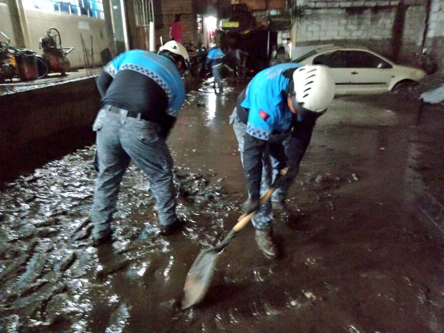 Estos son los estragos que dejó la lluvia de esta tarde en Quito | Ecuador | Noticias