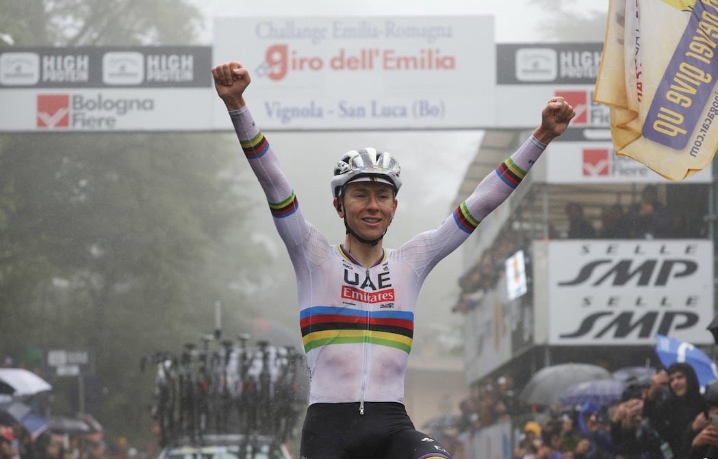 Tadej Pogacar estrena el maillot arcoíris con triunfo en el Giro dell’Emilia | Otros Deportes | Deportes