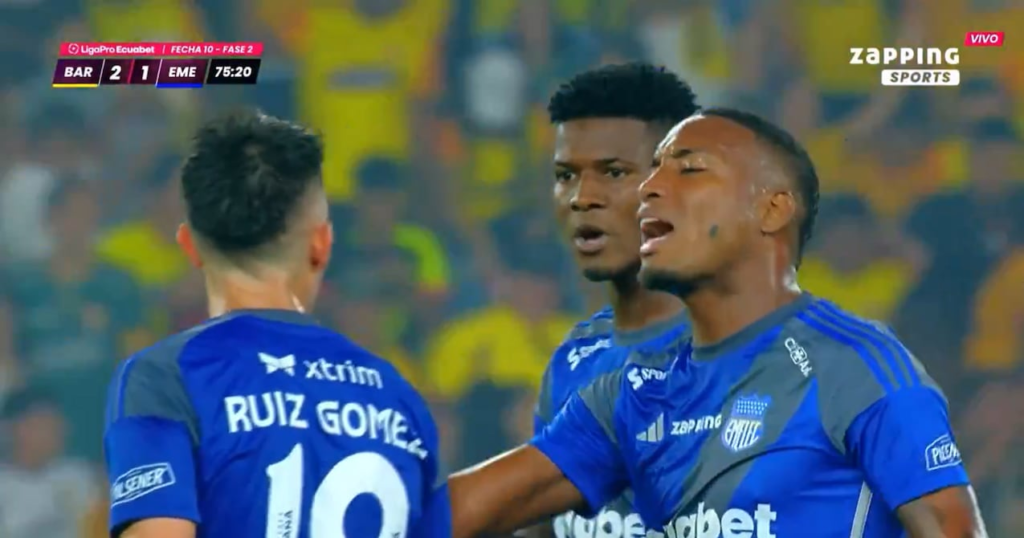 ¡Inestabilidad azul! Fuerte cruce entre Washington Corozo y Juan Pablo Ruiz en el duelo entre Emelec y Barcelona SC | Campeonato Nacional | Deportes