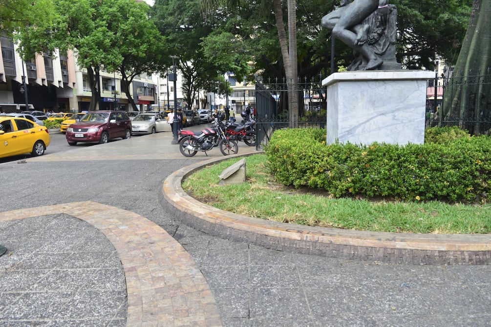 ‘Ya ni en el centro de Guayaquil se puede estar tranquilo’, dicen en los alrededores del parque Centenario, zona de hechos violentos en los últimos días