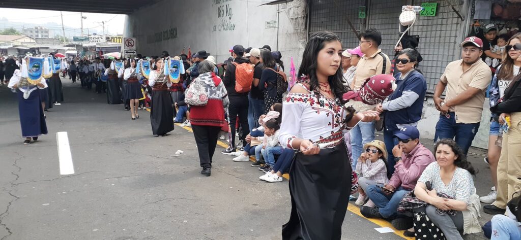 Con llamado a la unidad y apoyo comunitario, Ambato festejó sus 204 de independencia | Ecuador | Noticias