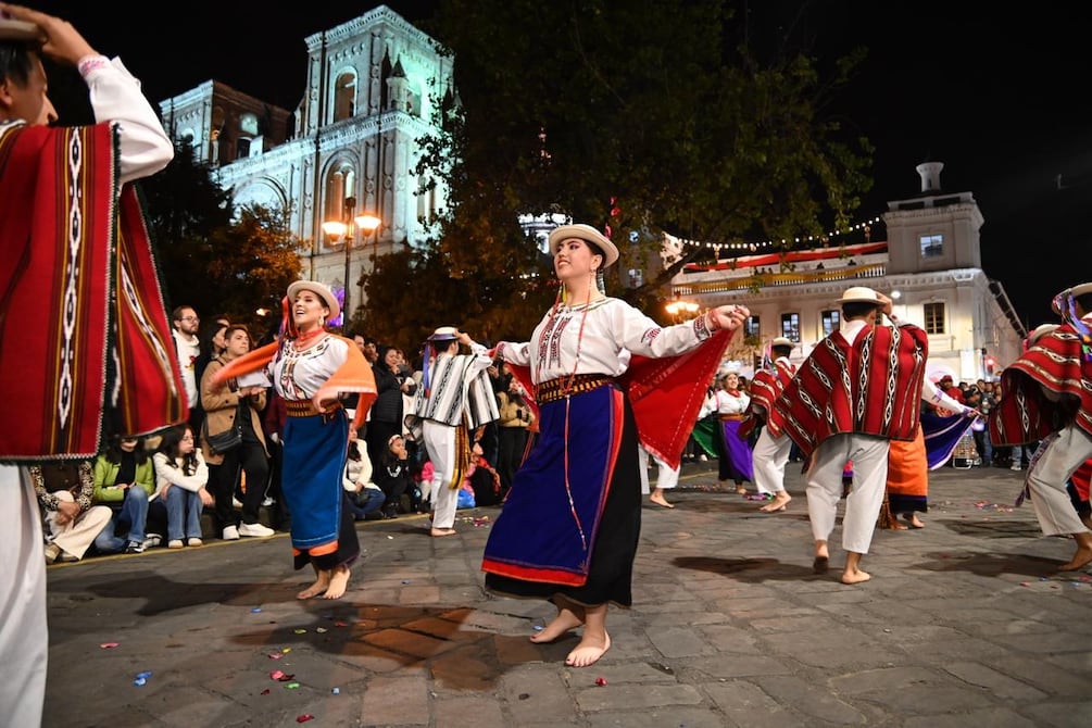 Cuenca celebra su independencia con arte y cultura en el Parque Calderón | Ecuador | Noticias