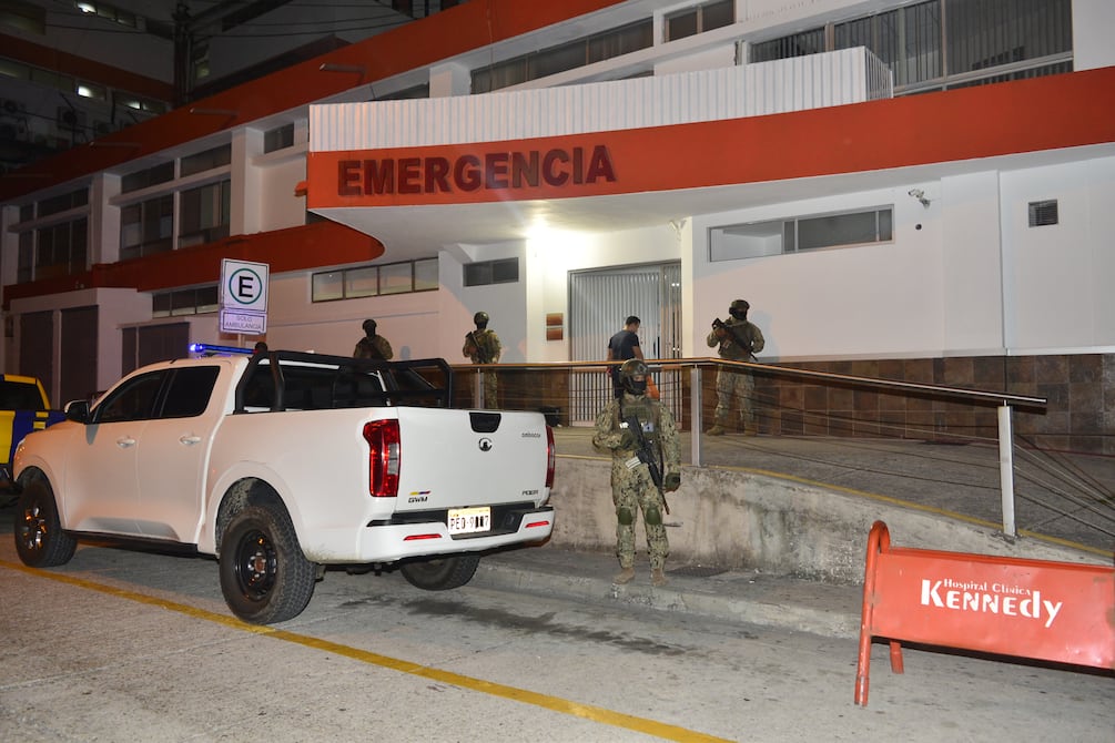 El presidente Daniel Noboa visita a su padre en la clínica Kennedy de Guayaquil | Política | Noticias