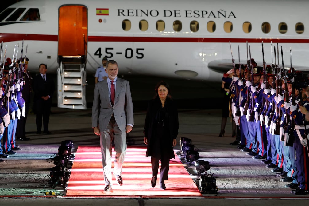 El rey Felipe de España aterrizó en Cuenca para participar en la Cumbre Iberoamericana de Jefes de Estado | Gente | Entretenimiento