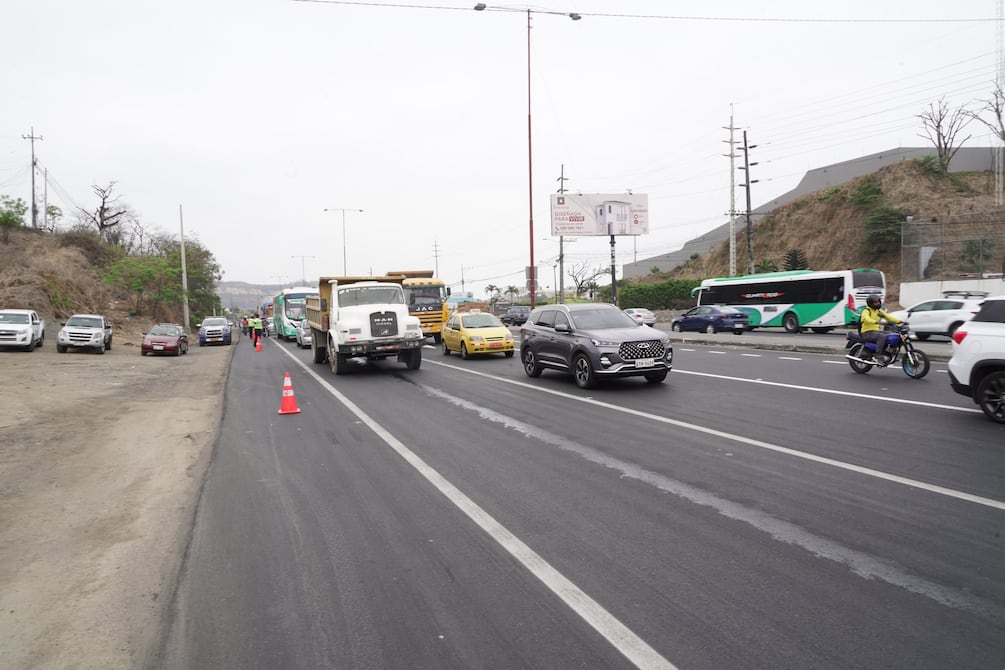 Seguridad y regulación del tránsito de carga pesada, pedidos durante la entrega de rehabilitación de la avenida León Febres Cordero | Seguridad | Noticias