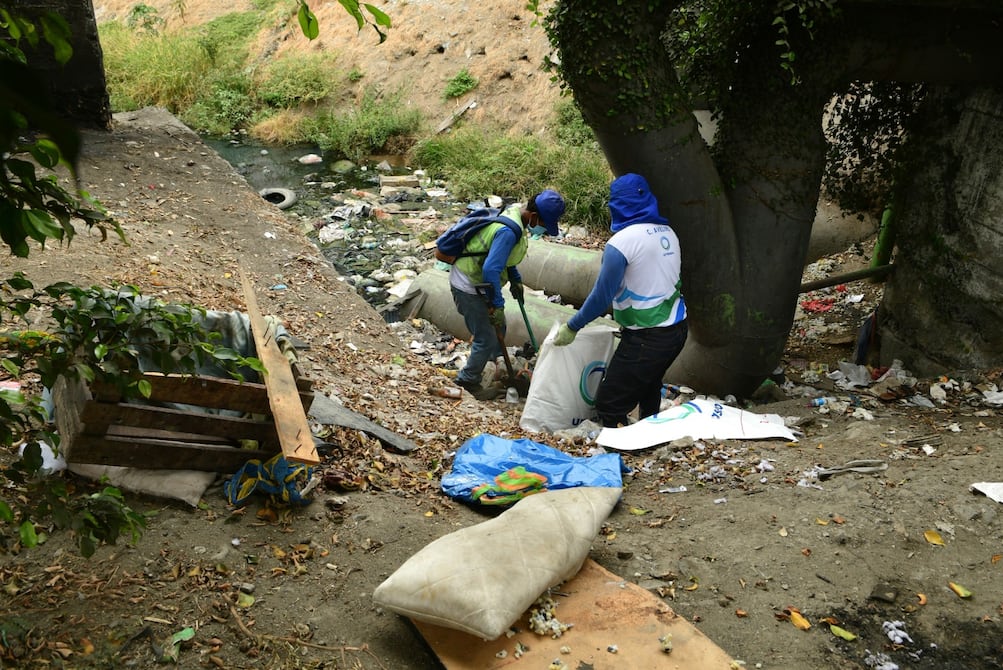 Seis toneladas de desechos se recogieron en Florida Norte y la vía Perimetral | Comunidad | Guayaquil