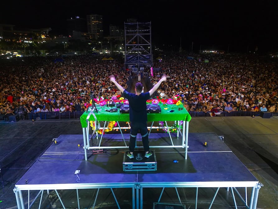 ‘Ha sido un buen feriado. Influyó bastante que no tuviéramos cortes de energía’, señalan en Puerto López; en Manta el Mariana Fest fue un éxito | Ecuador | Noticias