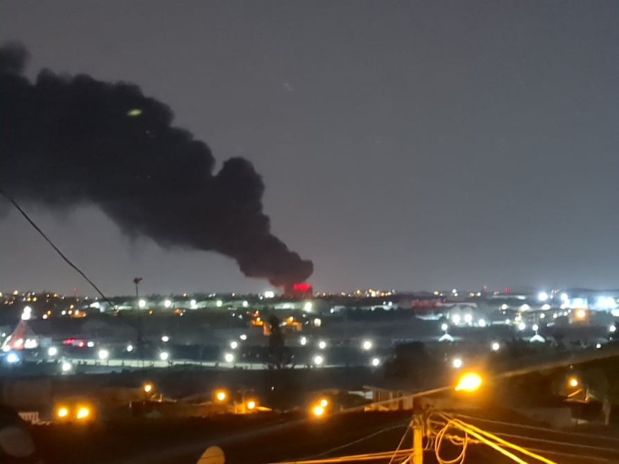 Bomberos atienden incendio industrial en el kilómetro 9,5 de la vía a Daule | Comunidad | Guayaquil