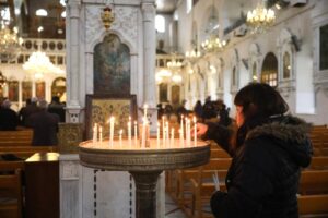 Cristianos se manifiestan en Damasco por quema de un árbol de Navidad | Internacional | Noticias