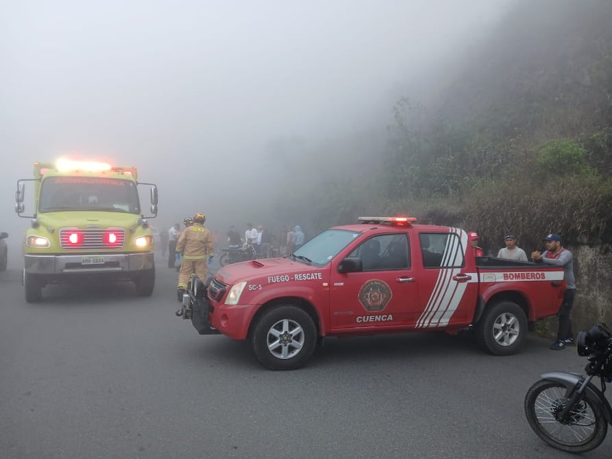 Dos muertos por colisión de auto y motocicleta en la vía Cuenca-Molleturo | Ecuador | Noticias