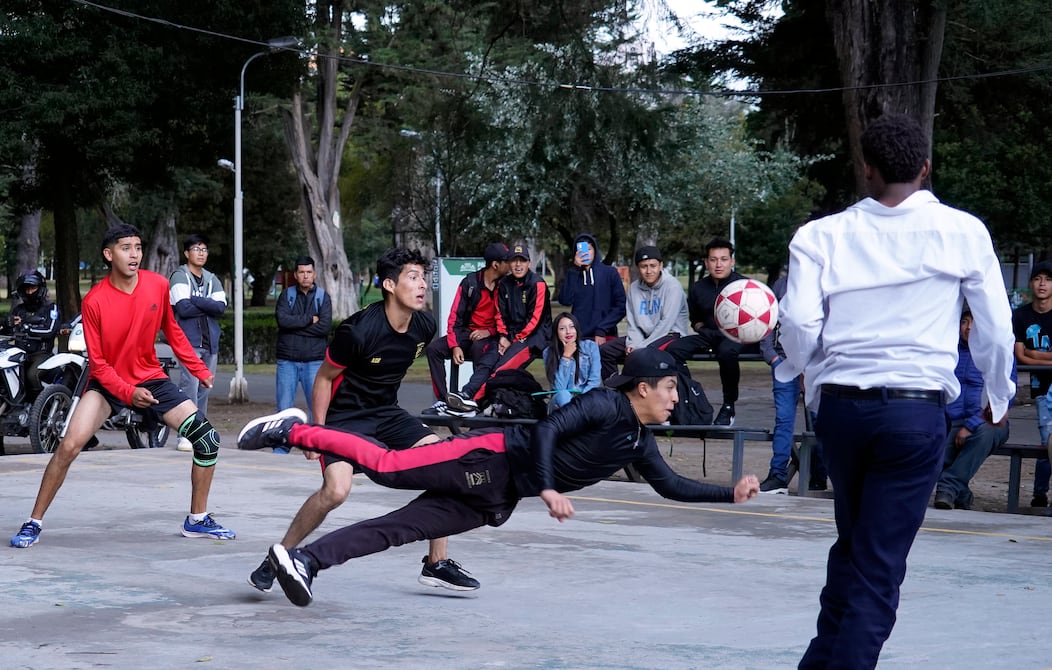 Ecuavóley, el deporte que en los barrios capitalinos se vive con pasión, tradición y picardía | Ecuador | Noticias