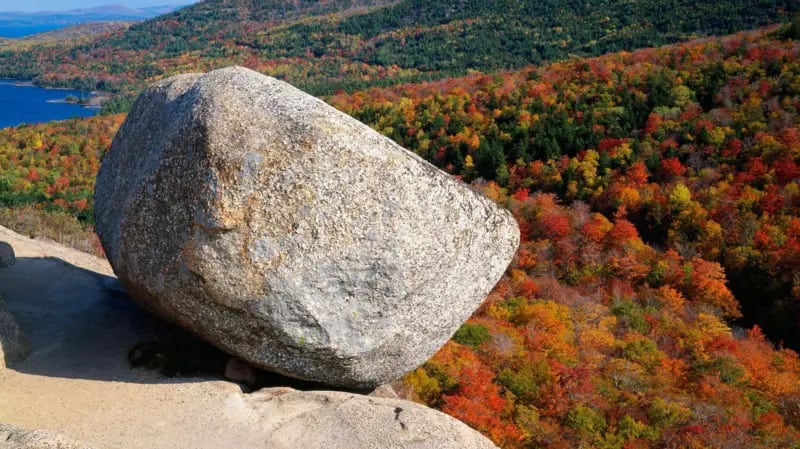 Las rocas en precario equilibrio que desafían la gravedad y nos ayudan a entender el riesgo de terremotos | Internacional | Noticias