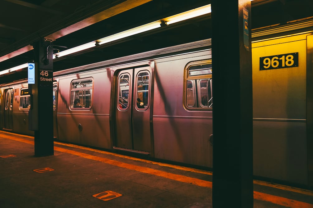 Una mujer es quemada viva intencionadamente en un vagón del metro de Nueva York | Internacional | Noticias