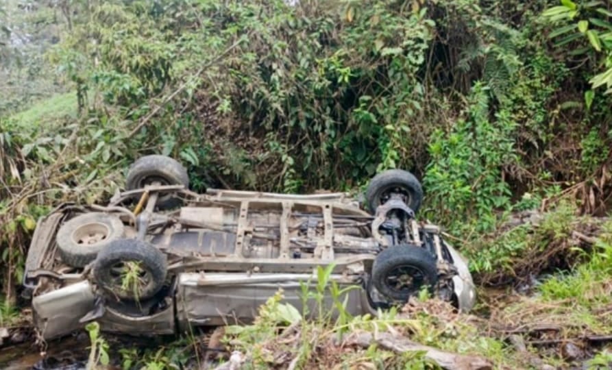 Vehículo que cayó a un barranco en Imbabura dejó tres personas fallecidas | Ecuador | Noticias