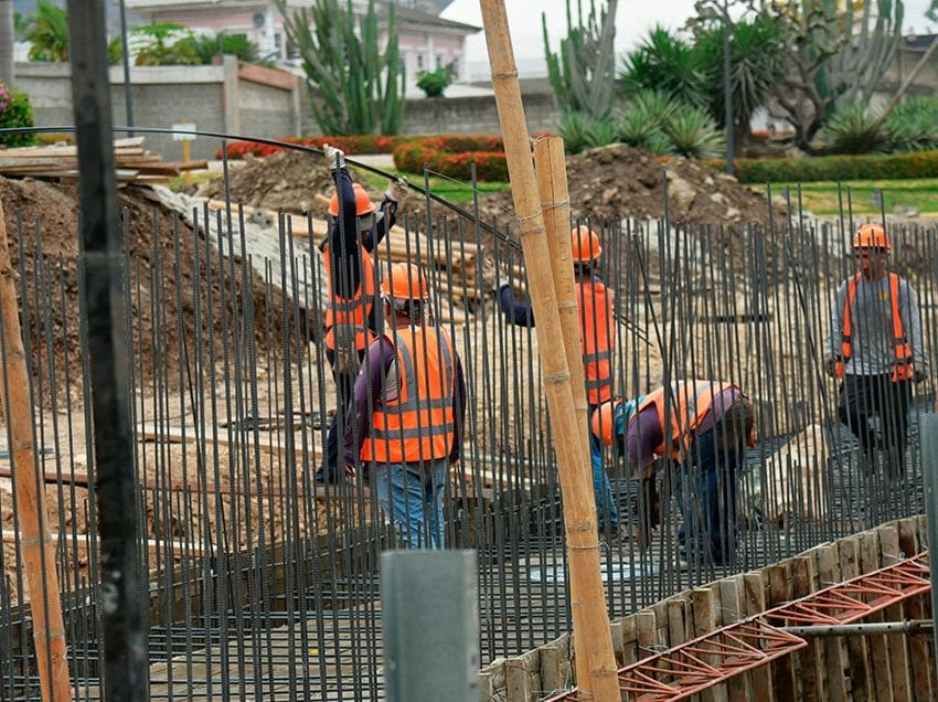 Carril de contraflujo nocturno se activará por trabajos en paso elevado de vía a la costa | Comunidad | Guayaquil