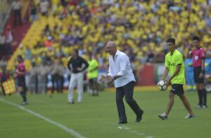 ‘Yo no hubiese jugado’: Alfredo Arias, ex DT de Emelec, rechaza jugar el Clásico del Astillero en la Explosión Azul y Noche Amarilla | Campeonato Nacional | Deportes